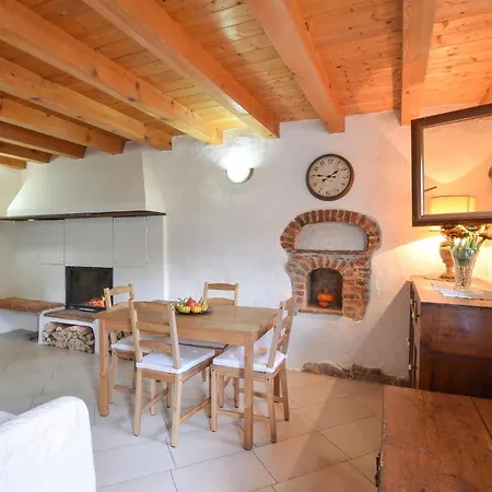 Cozy In With House A Mountain View フェルトレ